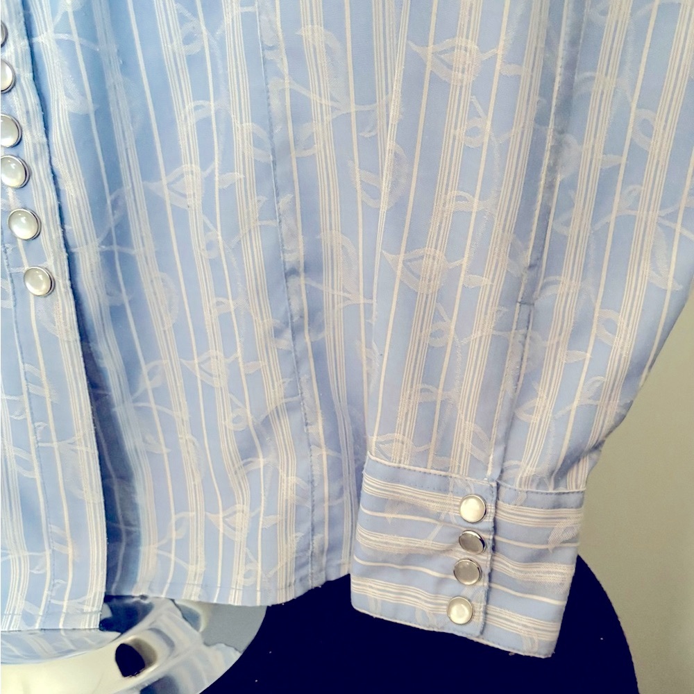 Scully Western Blue and White Embossed Vine Pattern Striped Shirt, Ladies Large - Picture 5 of 6